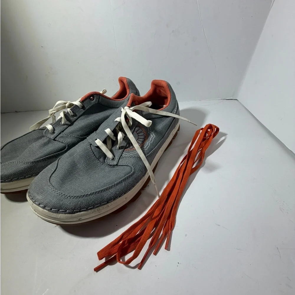 Astral Men’s Stylish Gray Sneakers with Orange Accents size 9.5